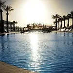 Palm Wings Resort&spa מלון