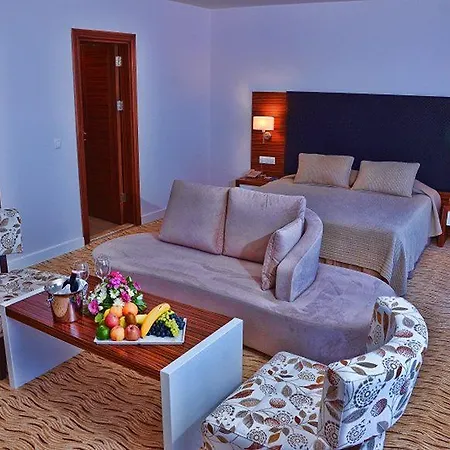Palm Wings Kusadasi Resort&spa דבוטלאר