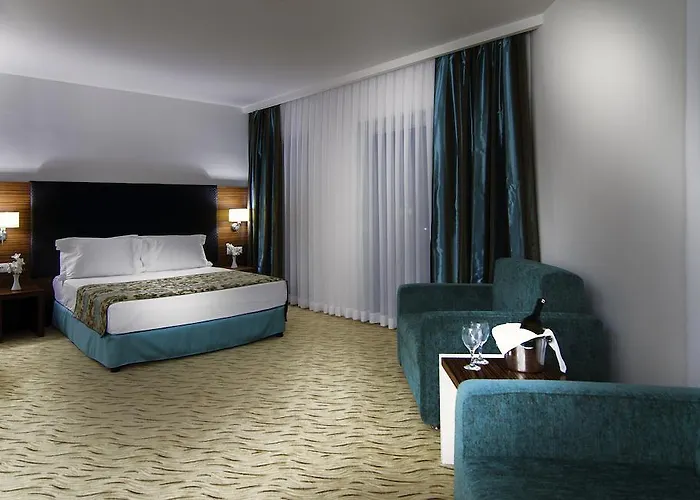 Отель Palm Wings Resort&spa Кушадасы