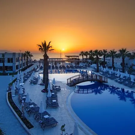 Palm Wings Resort&spa ホテル クシャダス