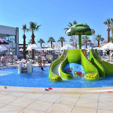 ホテル Palm Wings Resort&spa クシャダス